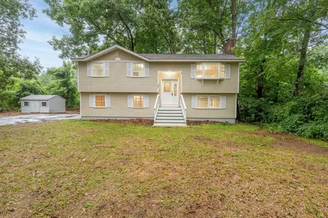 26 Davidson Ave, Merrimack, NH 03054