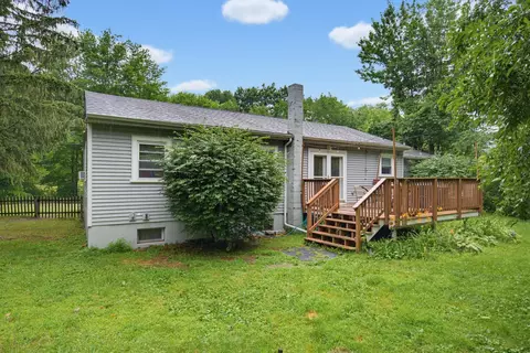 Exterior - 96 Saint Laurent St, Epping, NH 03042 photo 5 of 8