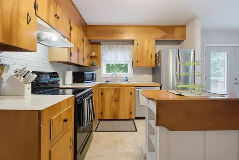 Kitchen - 96 Saint Laurent St, Epping, NH 03042 photo 3 of 4