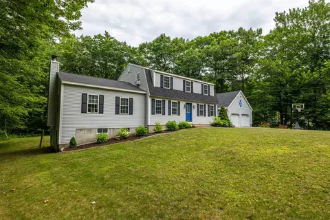 Exterior - 39 Lantern Ln, Hooksett, NH 03106 photo 2 of 8