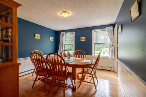 Dining - 39 Lantern Ln, Hooksett, NH 03106 photo 3 of 5