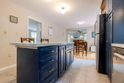 Kitchen - 39 Lantern Ln, Hooksett, NH 03106 photo 2 of 4
