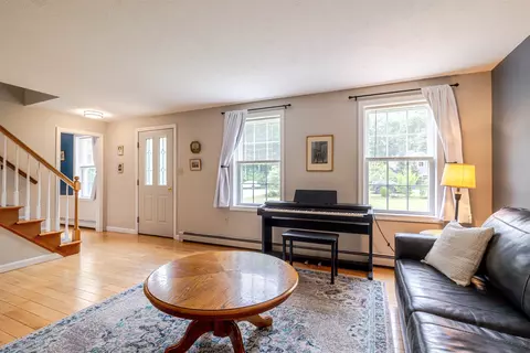 Entry Way - 39 Lantern Ln, Hooksett, NH 03106 photo 1 of 5