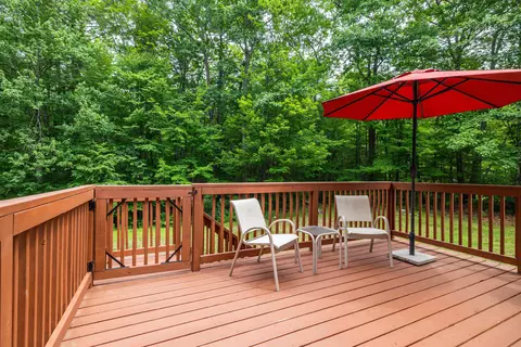 Exterior - 39 Lantern Ln, Hooksett, NH 03106 photo 5 of 8
