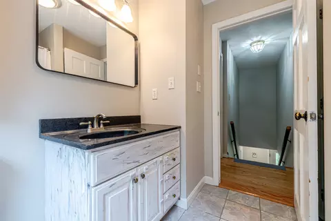 Bath - 39 Lantern Ln, Hooksett, NH 03106 photo 5 of 6