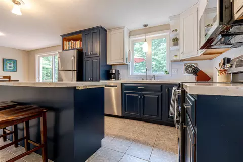 Kitchen - 39 Lantern Ln, Hooksett, NH 03106 photo 3 of 4