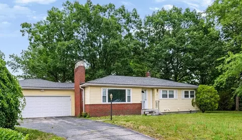 12 Wheaton Dr, Nashua, NH 03063