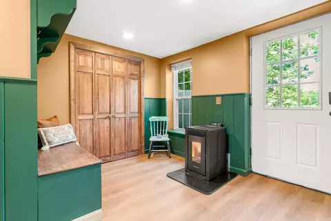 Entry Way - 447 W River Rd, Hooksett, NH 03106 photo 2 of 2