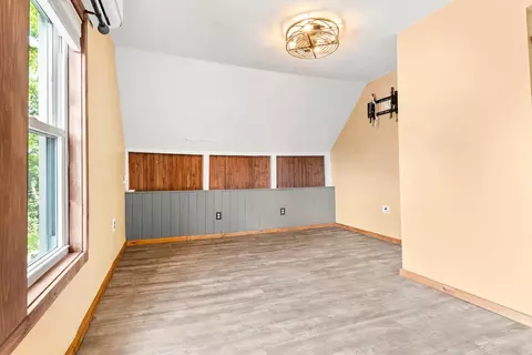 Bedroom - 447 W River Rd, Hooksett, NH 03106 photo 1 of 5