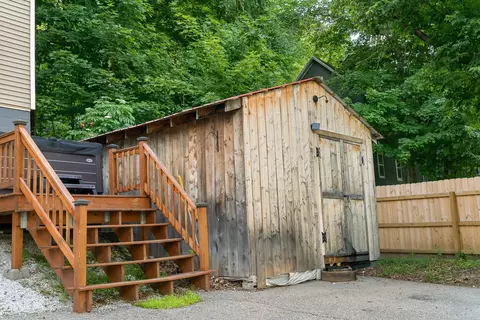 Exterior - 447 W River Rd, Hooksett, NH 03106 photo 8 of 10