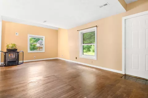 Living - 447 W River Rd, Hooksett, NH 03106 photo 2 of 3