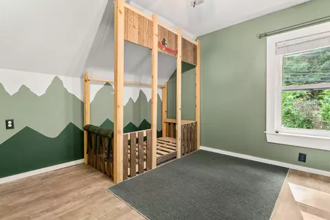 Bedroom - 447 W River Rd, Hooksett, NH 03106 photo 3 of 5