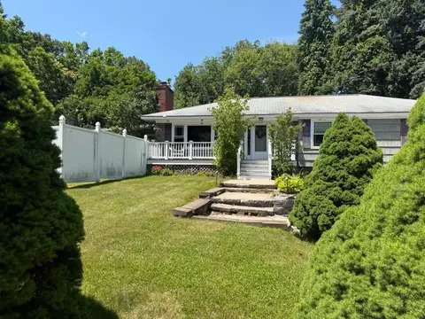 Exterior - 3 Lincoln Dr, Bow, NH 03304 photo 2 of 16