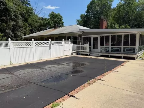 Exterior - 3 Lincoln Dr, Bow, NH 03304 photo 6 of 16
