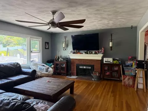 Living - 3 Lincoln Dr, Bow, NH 03304 photo 1 of 2