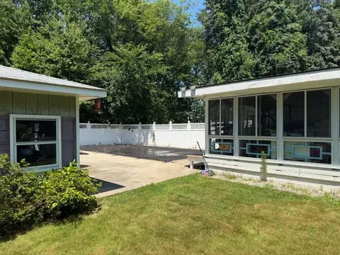 Exterior - 3 Lincoln Dr, Bow, NH 03304 photo 3 of 16