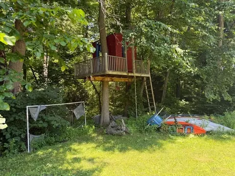 Exterior - 3 Lincoln Dr, Bow, NH 03304 photo 14 of 16