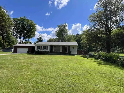 18 Montvert Rd, Middletown Springs, VT 05757