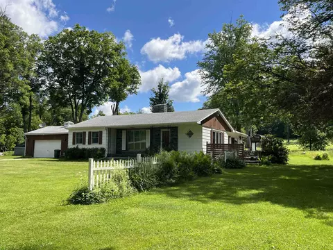 18 Montvert Rd, Middletown Springs, VT 05757