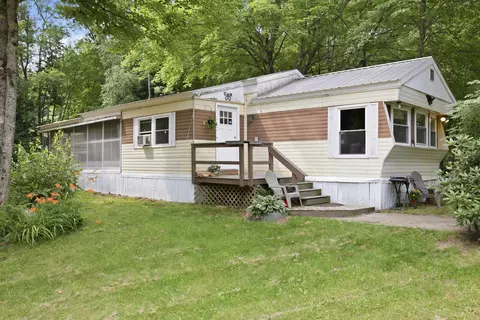 1 Hoover Cir, Loudon, NH 03307