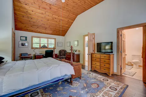 Bedroom - 12 Tall Woods Loop, Bartlett, NH 03812 photo 4 of 8