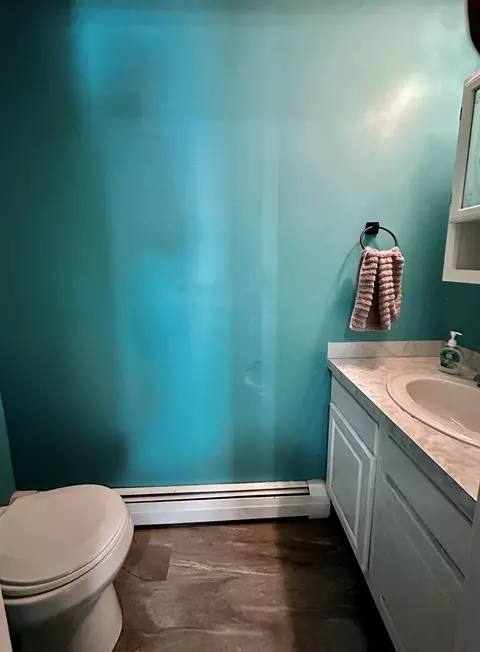 Bath - 9 Crestbrook Pl, Springfield, NH 03284 photo 1 of 2
