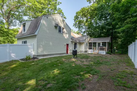 Exterior - 10 Melba Dr, Hudson, NH 03051 photo 4 of 7