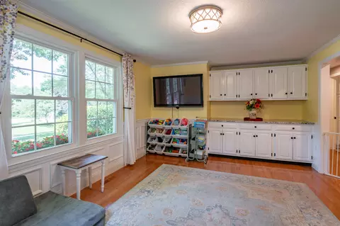 Other - 10 Melba Dr, Hudson, NH 03051 photo 4 of 8