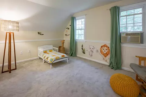Bedroom - 10 Melba Dr, Hudson, NH 03051 photo 4 of 6