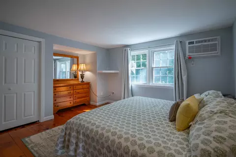 Bedroom - 10 Melba Dr, Hudson, NH 03051 photo 6 of 6