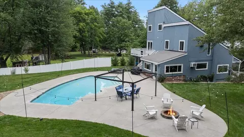 37 Pike St, Nashua, NH 03060