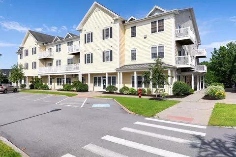 42 Severance Grn #207, Colchester, VT 05446