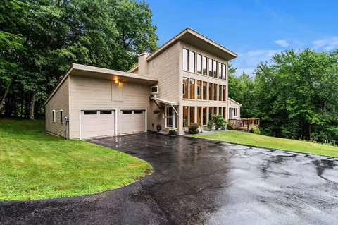 42 Thorndike Rd, Weare, NH 03281