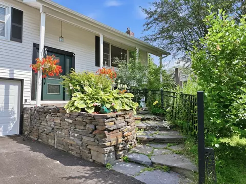 30 Drury Dr, Essex Junction, VT 05452
