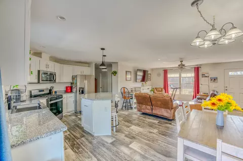 307 Jefferson Rd, Whitefield, NH 03598
