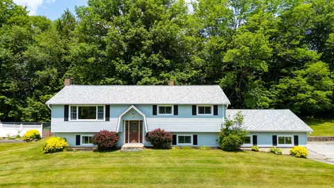 863 Perry Hill Rd, Waterbury, VT 05676