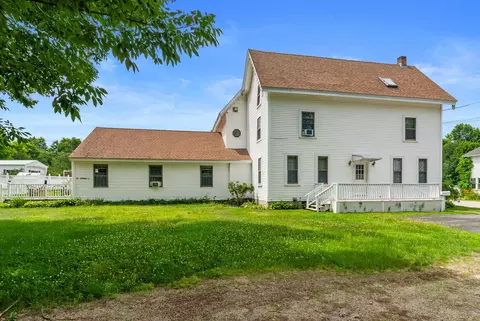 37 Tappan St, Farmington, NH 03835
