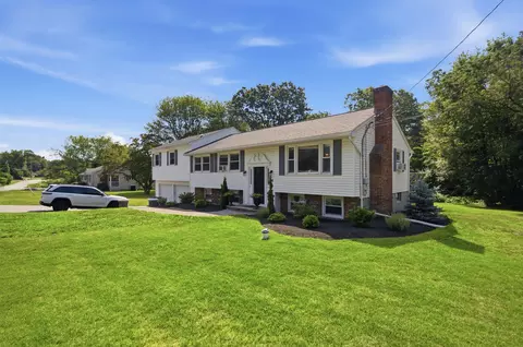 Exterior - 68 Jericho Rd, Pelham, NH 03076 photo 4 of 11