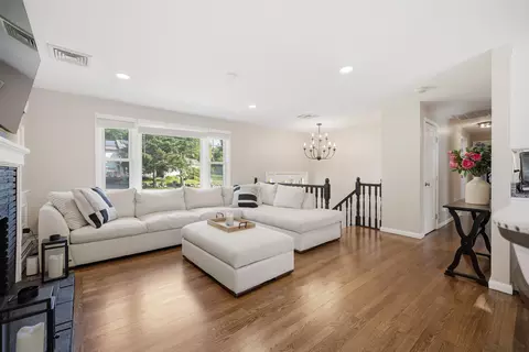 Living - 68 Jericho Rd, Pelham, NH 03076 photo 2 of 2