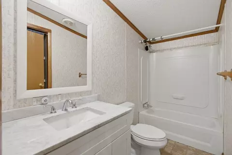 Bath - 549 Houran Rd, Bennington, VT 05201 photo 3 of 3