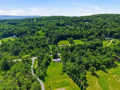 View/Area - 549 Houran Rd, Bennington, VT 05201 photo 2 of 4