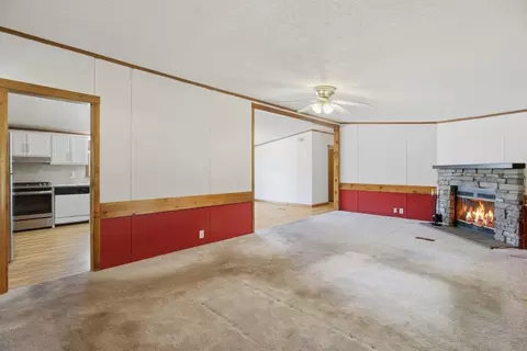 Living - 549 Houran Rd, Bennington, VT 05201 photo 2 of 4