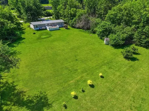 Exterior - 549 Houran Rd, Bennington, VT 05201 photo 1 of 7