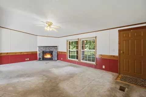 Living - 549 Houran Rd, Bennington, VT 05201 photo 3 of 4