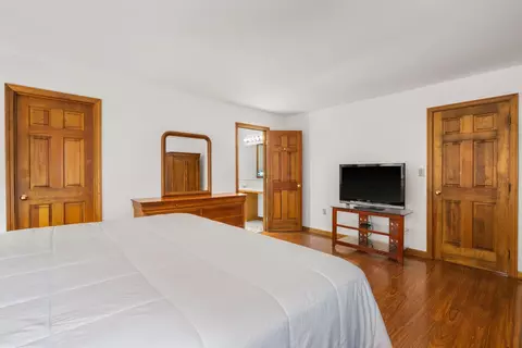 Bedroom - 7 Bartlett Rd, Stratham, NH 03885 photo 4 of 9