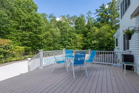 Exterior - 7 Bartlett Rd, Stratham, NH 03885 photo 6 of 13