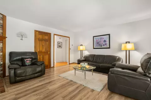 Living - 7 Bartlett Rd, Stratham, NH 03885 photo 3 of 3