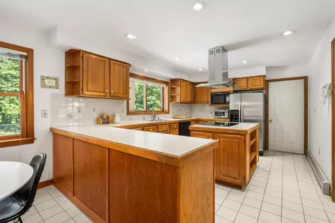 Kitchen - 7 Bartlett Rd, Stratham, NH 03885 photo 1 of 5