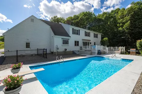 Exterior - 7 Bartlett Rd, Stratham, NH 03885 photo 2 of 13