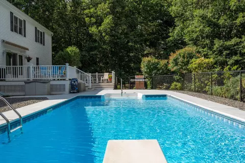 Exterior - 7 Bartlett Rd, Stratham, NH 03885 photo 11 of 13